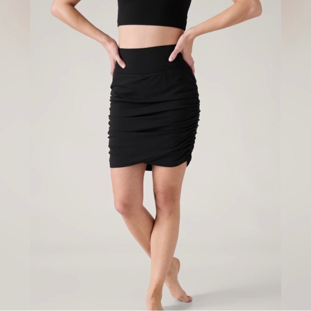 NWT Womens Athleta 1X Transcend Skort Black Stretchy Skirt Shorts Ruched Pockets
